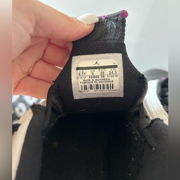 Jordan 14 retro GS 6.5Y - Picture 4 of 5